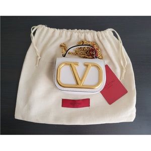 Supervee authentic nWT Valentino shoulder cross body bag. VLogo in gold.